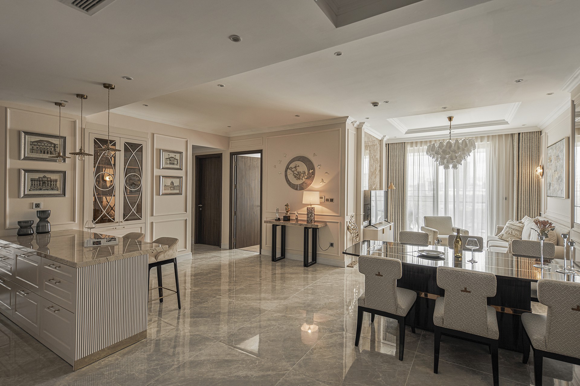 Không gian phòng khách nổi bật với tone màu trắng sáng sang trọng